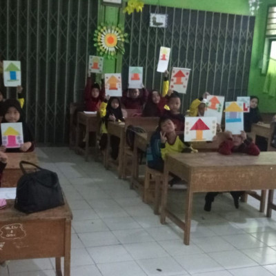 Ciptakan Suasana Belajar Matematika Menyenangkan, MIN 1 Kepahiang Gunakan Media Origami