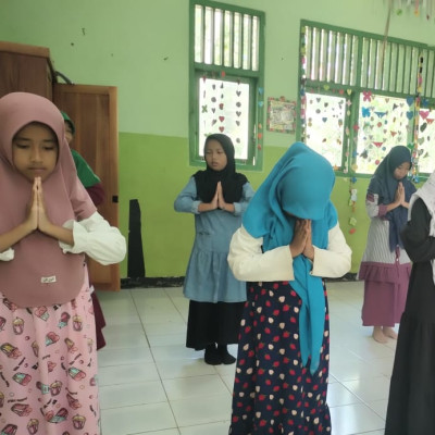 MIN  2 Benteng  Sosialisasikan Budaya Lewat Ekstra Seni Tari