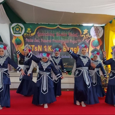 Pelaksanaan Pentas Seni, Prakarya, dan Project P5-PPRA Wadah Kreasi Siswa MTsN 1 Kota Bengkulu Berlangsung Meriah