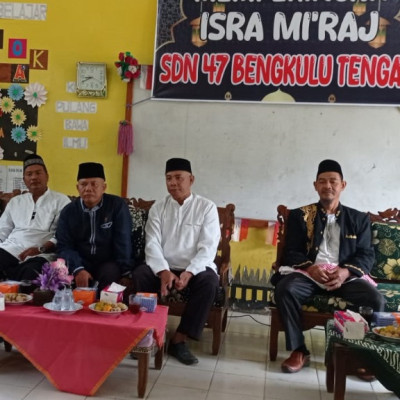 Penghulu KUA Taba Penanjung Beri Tausiah Peringatan Isra' wal Mi'raj di SD N 41 Bajak 1