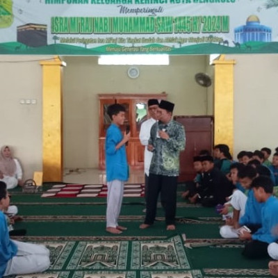 Peringatan Isra' Mi'raj Momentum Peningkatan Kesadaran Siswa Bersungguh-sungguh dalam Menuntut Ilmu