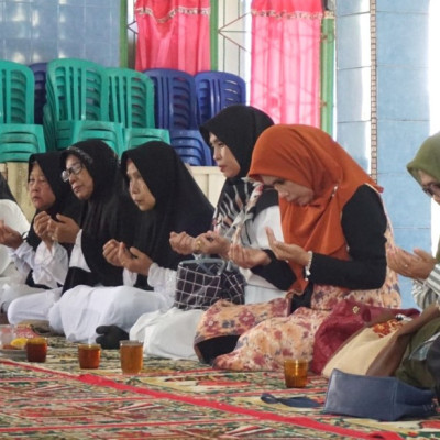DWP Kemenag Rejang Lebong: Dari Wanita untuk Masjid