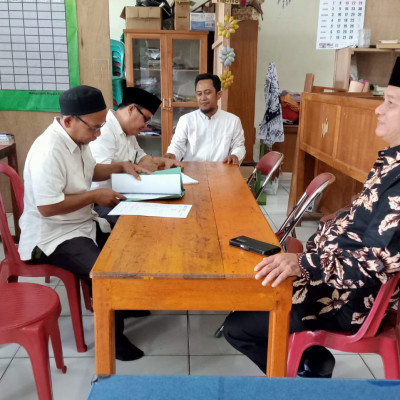 Ka Kan Kemenag Seluma Monitoring Ujian CBT ke  Pondok Pesantren Darul Musthofa