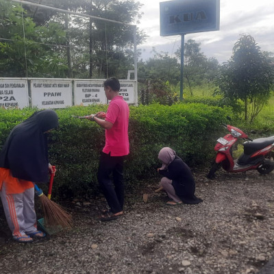 Jumat Bersih, KUA Kecamatan Kepahiang Gotong Royong