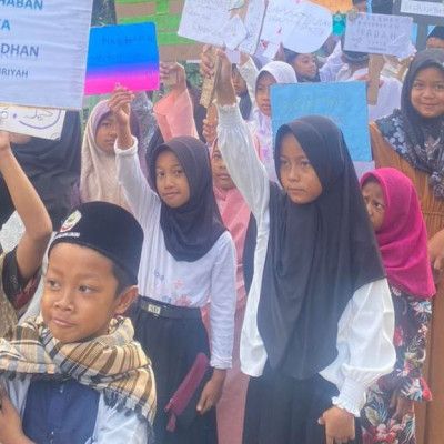 MIS Guppi 13 Gelar Pawai Ramadan Meriahkan Tasik Malaya