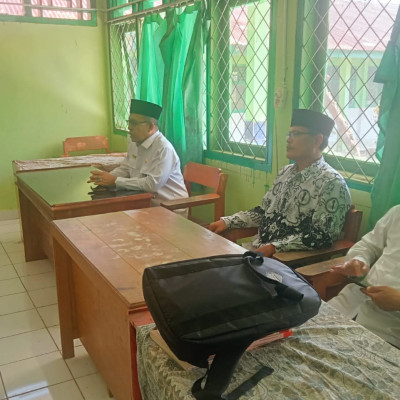 Kabid Penmad Tinjau Lokasi Pembangunan SBSN di MIN 6 Seluma