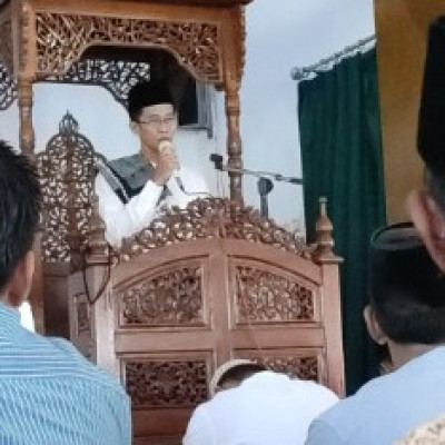 KUA Kecamatan Seluma Khutbah di Masjid Agung Baitul Falihin