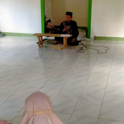 Penyuluh Agama Islam KUA  Kec. Ilir Talo Berikan Penyuluhan tentang Pentingnya Mengikuti MajelisTaklim