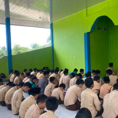 MTsN 3 Seluma Shalat Dhuha Berjamaah di Mushola Ar-Rayan