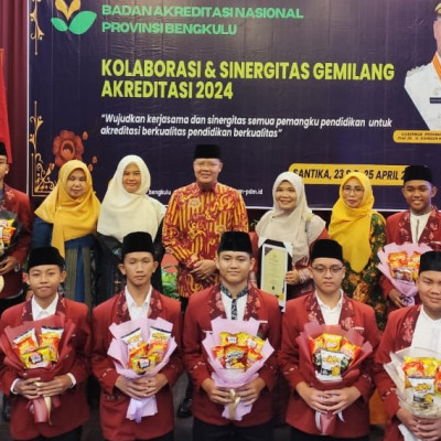 Team Hadroh MTsn1 Kota Bengkulu Tampil Acara Rakorda BAN-PDM Provinsi Bengkulu 2024