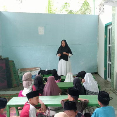 Penyuluh Agama Kecamatan Air Periukan Dampingi Pembelajaran Alqur'an pada TPQ