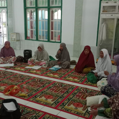 Penyuluh Agama Islam Kecamatan Air Periukan  Berikan Tausiyah di Majlis Taklim