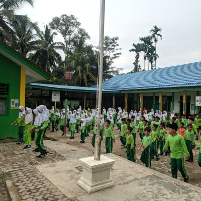 Min 2 Bengkulu Tengah Bangkitkan Semangat Sehat Lewat Senam Pagi