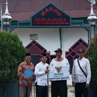 Penyuluh Agama kecamatan Seluma Salurkan Bantuan Dari BAZNAS Ke Masjid Nurul Huda