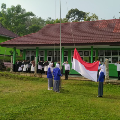 MAN Seluma Melaksanakan Upacara Memperingati Hari Kebangkitan Nasional