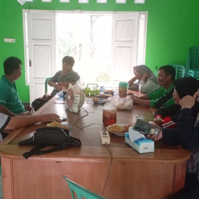 Plt KUA Kecamatan Lubuk Sandi Melaksanakan  Rapat  Persiapan Wisuda Santri TPQ Se-kecamatan Usai Kebersihan Kantor