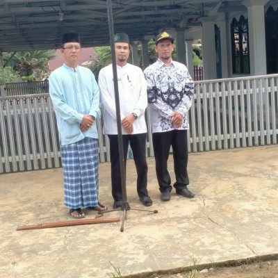 PAI KUA Kecamatan  Ilir Talo Bersama Pengurus Masjid At-Taqwa Desa Penago 2 Melaksanakan Pengukuran Kiblat