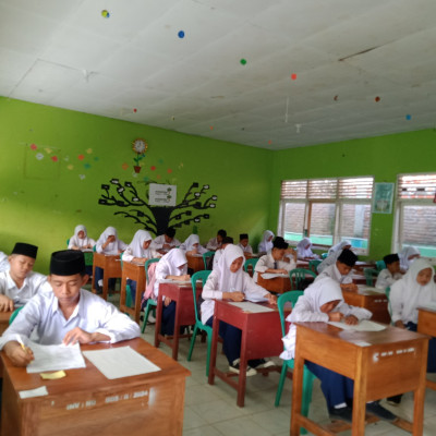 Penuh Semangat, Siswa/i Mtss Panca Mukti Bengkulu Tengah Ikui Hari Pertama Ujian