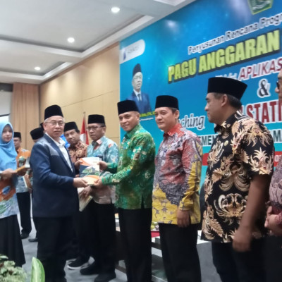 Kakan Kemenag Benteng Zainal Abidin "Teliti dan Cermati Program Kerja Secara Transparan" Penyusunan Pagu Anggaran 2025