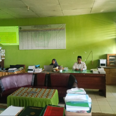 MTsN 1 Bengkulu Tengah Mendapatkan Pembinaan Langsung Dari Pengawas Madrasah