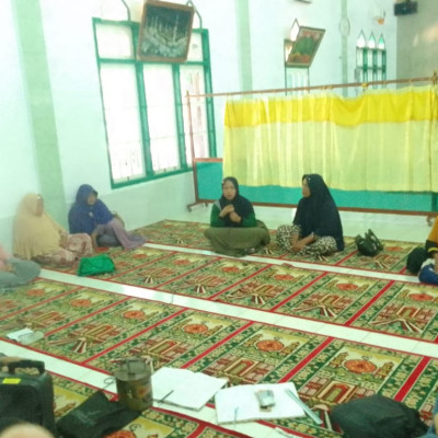 Jum'at Suluh : Penyuluh Agama Islam KUA Kecamatan Air Periukan Berikan Tausiyah di Majlis Taklim