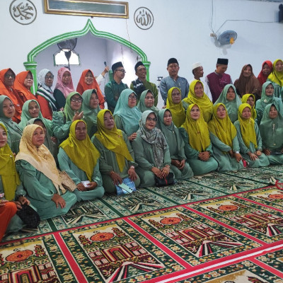 KUA Taba Penanjung Hadiri Pengajian Rutin BKMT di Masjid Baiturrahman Desa Tanjung Heran