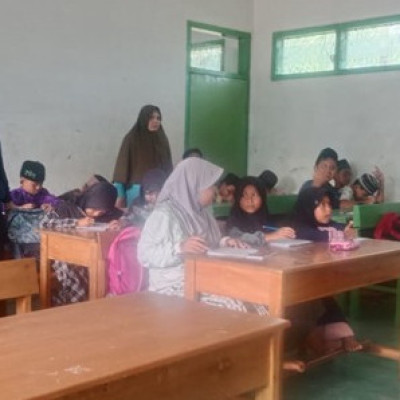 Mengajar TPQ, Bukti Kontribusi Mahasiswa KKN UIN FAS Bengkulu Terhadap Pendidikan Agama Islam DI TPQ  Nurussalam Desa Padang Pelawi