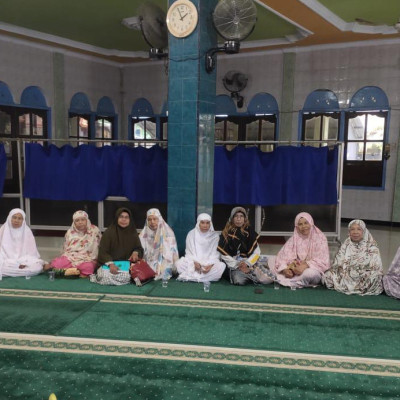 Penyuluh Agama Islam KUA Kecamatan Seluma Timur Mengisi Pengajian Di Majelis Ta’lim At-Taqwa Bungamas