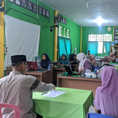 Rapat Strategis Madrasah MIN 2 Bengkulu Tengah Tahun Ajaran 2024/2025