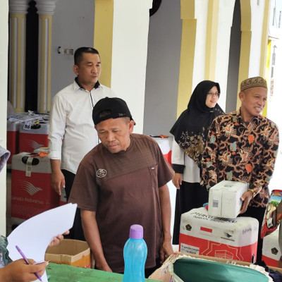 Keluarga Jamaah Haji Kabupaten Mukomuko sudah mulai berdatangan untuk Pengambilan Koper dan Air Zam-zam