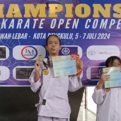 Harumkan Nama Madrasah, Keyza Qolbiyah Tazun Raih Juara 1  Raflesia Karate Open Competition