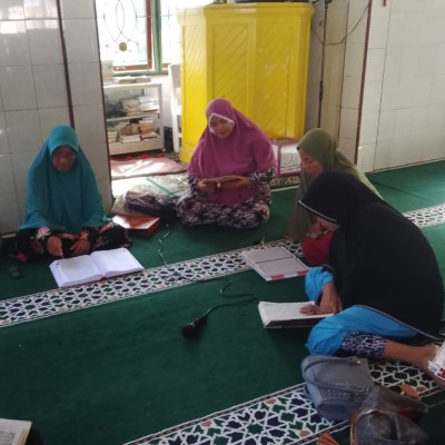 Penyuluh Agama Islam KUA Kecamatan Semidang Alas Himbau Ibu-Ibu  Meluangkan Waktu Membaca Al-Qur'an