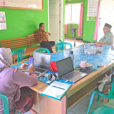 Koordinasi Perangkat Desa Padang Merbau Kepada Kepala KUA Kecamatan Seluma Selatan Mengenai Kemakmuran Masjid