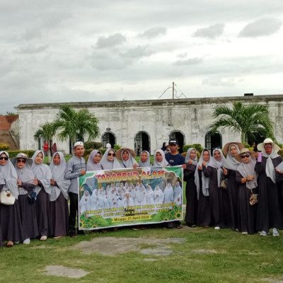 Bersinergi, Penyuluh KUA Curup Selatan & Majelis Taklim Al Falah Gelar Tadabur Alam