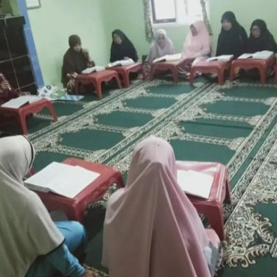 Tingkatkan Pemahaman dan Pengetahuan Masyarakat Tentang Hukum Islam, Penyuluh KUA Curup Selatan Sampaikan Materi Fiqih