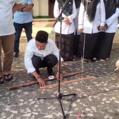 Tim KUA Teluk Segara Ukur Ulang Kiblat Masjid Nurul Falah