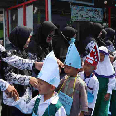 Matmasa MIN 1 Rejang Lebong: Membentuk Karakter Siswa yang Berakhlak Mulia dan Menghormati Guru