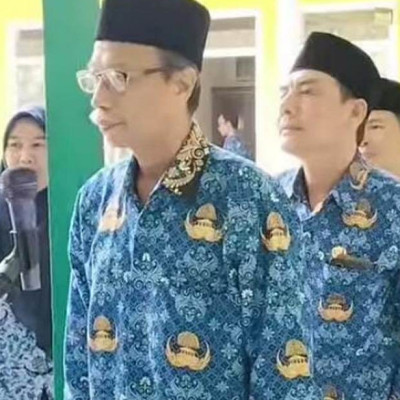 Kepala KUA Curup Selatan Unjuk Kebolehan dalam Sambung Lagu Nasional