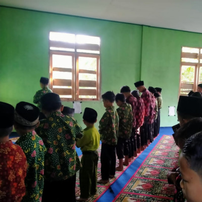 Generasi Penerus Berlatih Kepemimpinan Melalui Sholat Dhuha Di MIN 3 Bengkulu Tengah