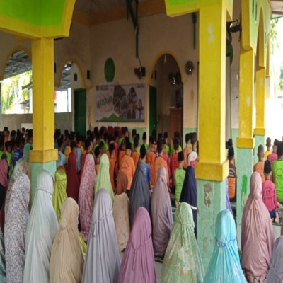 Kelas VII MTsN 2 Shalat Dhuha Berjamaah