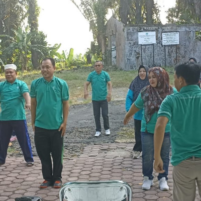 Unik, KUA Sungai Serut Gelar Senam Sehat di Halaman Benteng York