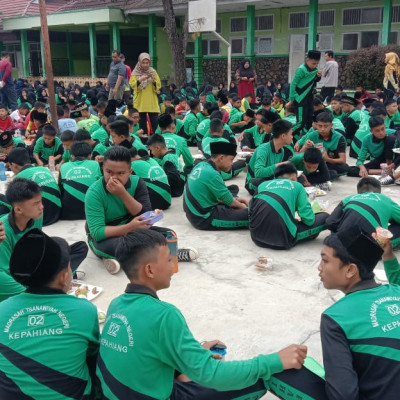 Kampanye Makan Sehat, MTsN 2 Kepahiang GelarSemarak “MARKISA”