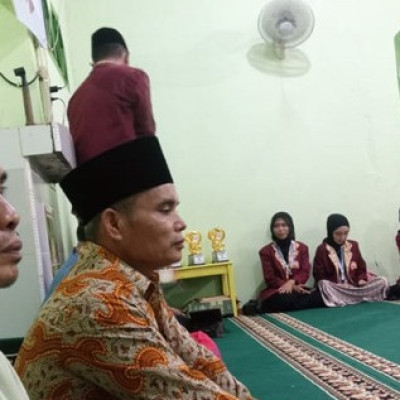 Penyuluh Agama Islam KUA Kecamatan Sukaraja Himbau Mahasiswa KKN UINFAS Untuk Turut Aktif Dalam Kegiatan Keagamaan Masyarakat