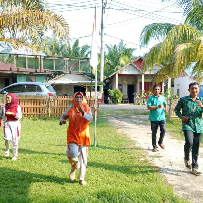 Jum'at Sehat Pegawai KUA Kecamatan Semidang Alas Lakukan Senam Germas