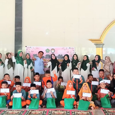 20 Siswa MIN 1 Kota Bengkulu Terima Bingkisan Alat Tulis dari DWP