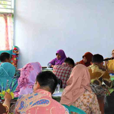 Kepala MIN 1 Rejang Lebong Ajak Guru dan Staf Aktif Sebarkan Berita Kegiatan Madrasah