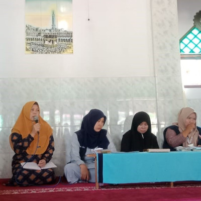 Penyuluh Agama Islam Kecamatan Sukaraja mengisi  Pengajian   Majlis  Taklim Nurussalam  Bersama Mahasiswa KKN UIN FAS Bengkulu