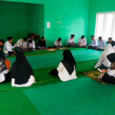 Tingkatkan Kualitas Spiritual dan Pemahaman Keagamaan Siswa , MA Baitul Makmur Gelar Tadarus dan Hafalan Surah Al-Mulk