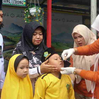 Sinergi MIN 1 Rejang Lebong & Puskesmas Tunas Harapan Sukses Gelar PIN Polio