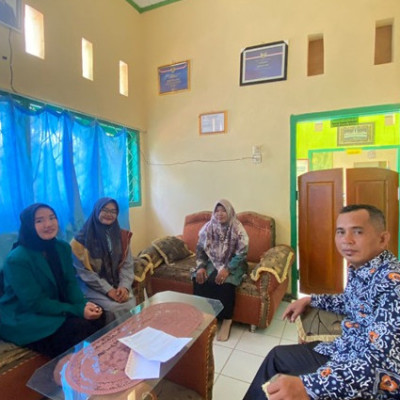Kepala Madrasah Terima Kunjungan Mahasiswa UINFAS Untuk Penelitian Skripsi di MTs N 3 Kabupaten Seluma